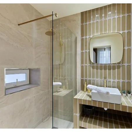 Incredible Ac 3 Bedrooms Center Of By Prestige *
