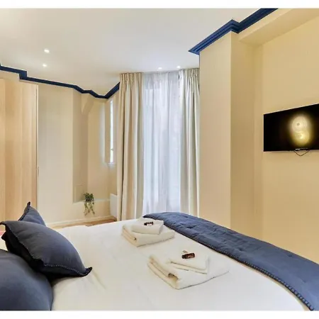 Incredible Ac 3 Bedrooms Center Of By Prestige Appartement Paris