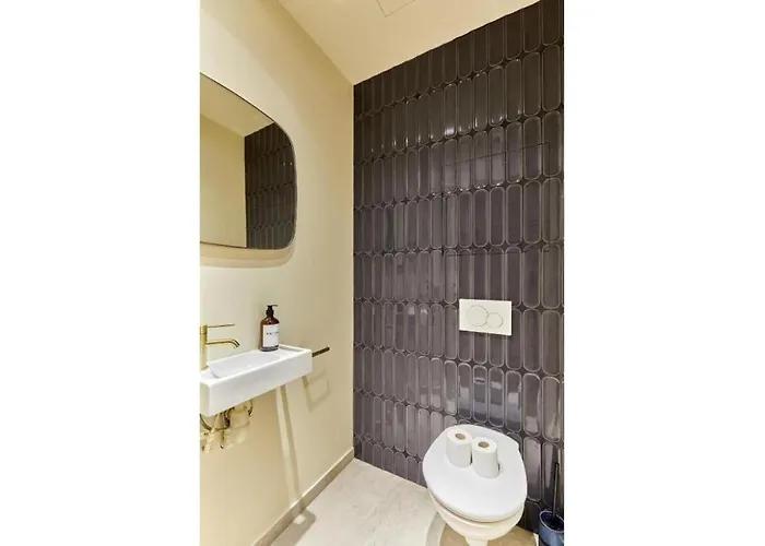 Incredible Ac 3 Bedrooms Center Of By Prestige *