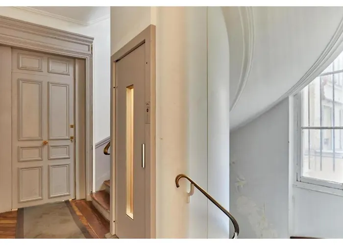 Incredible Ac 3 Bedrooms Center Of By Prestige *