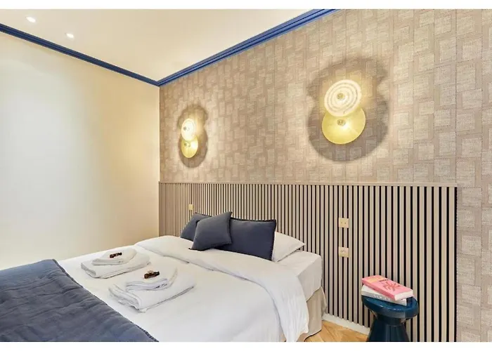 Incredible Ac 3 Bedrooms Center Of By Prestige Paříž