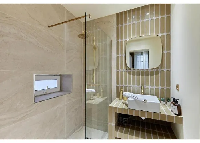 Incredible Ac 3 Bedrooms Center Of By Prestige *