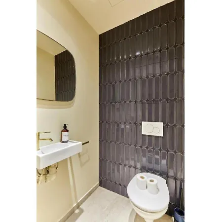 Incredible Ac 3 Bedrooms Center Of By Prestige *